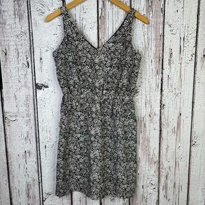 LOFT Petites‎ Size 4P Sleeveless Black Cream Floral Mini Blouson Dress V-Neck